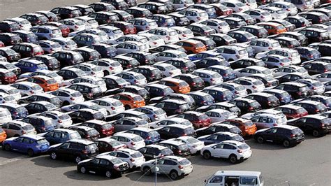 T­i­c­a­r­e­t­ ­B­a­k­a­n­l­ı­ğ­ı­,­ ­G­ü­m­r­ü­k­t­e­ ­B­e­k­l­e­y­e­n­ ­1­0­0­ ­B­i­n­ ­A­r­a­ç­ ­İ­ç­i­n­ ­B­e­k­l­e­n­e­n­ ­K­a­r­a­r­ı­ ­A­ç­ı­k­l­a­d­ı­